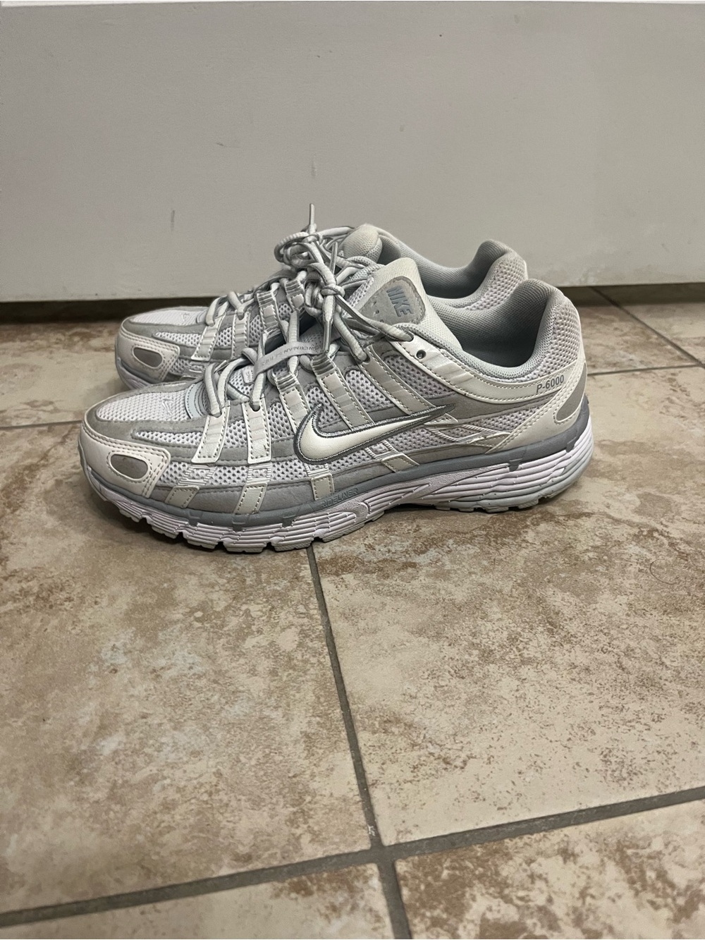 Women’s Nike P–6000 Sneakers (Size 7)